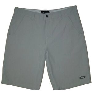 OAKLEY GOLF GRAY SHORTS SIZE 34